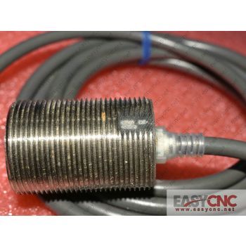 E2E-X10D1S Omron proximity switch used