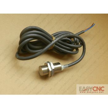 E2E-X7D2-N Omron proximity switch new