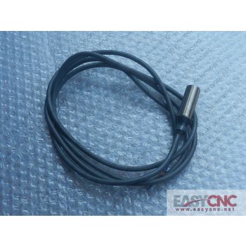 E2EV-X5C1 Omron proximity switch new