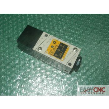 E3N-30DE2 Omron photoelectric switch sensor used