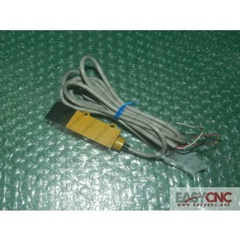 E3S-R2E43 Omron photoelectric switch sensor used